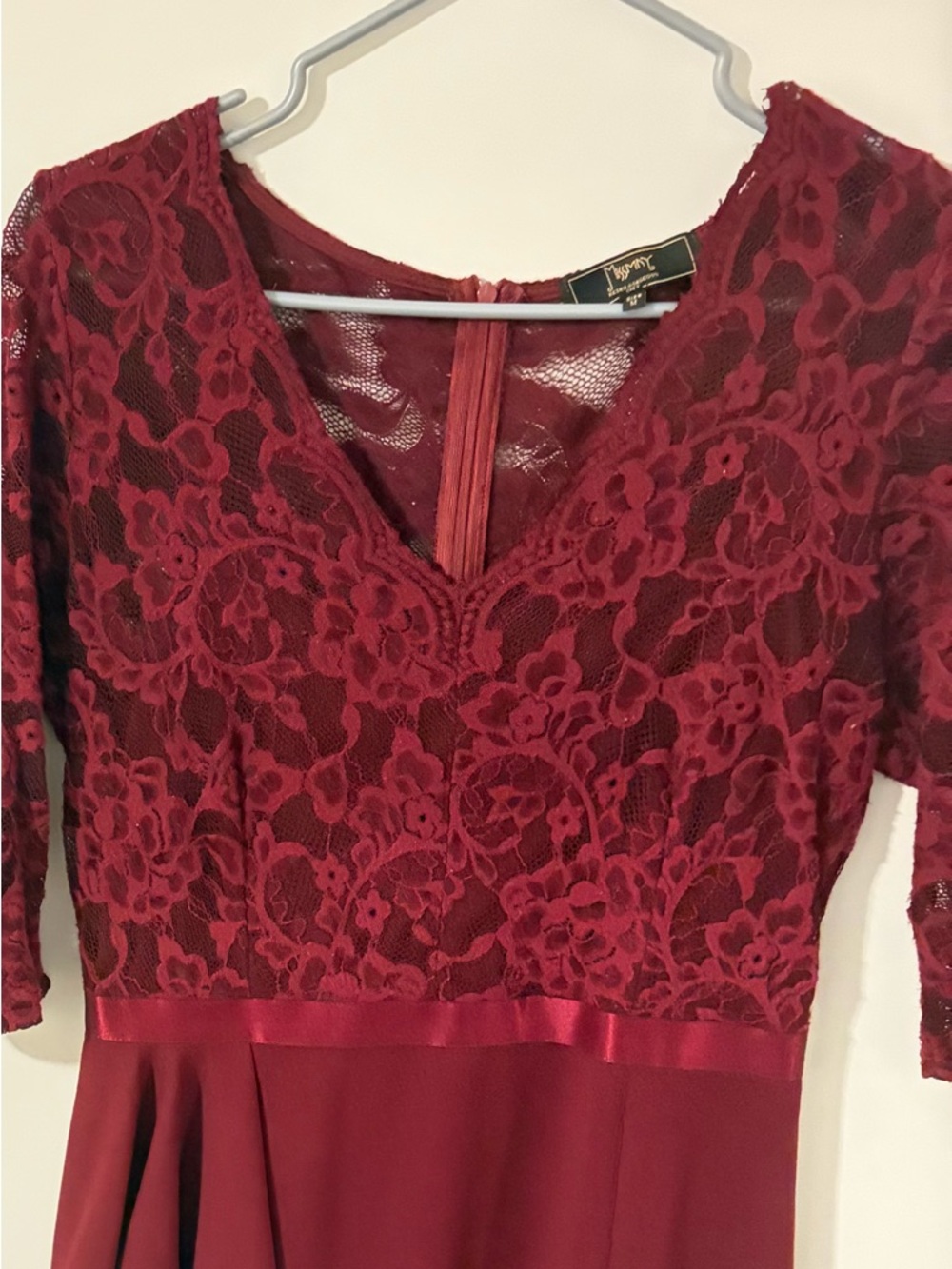 Elegant Burgundy Lace Evening Dress